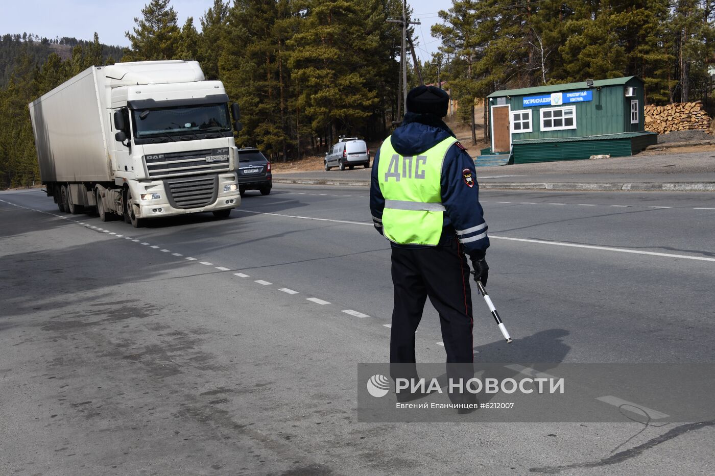 Работа сотрудников ГИБДД в Чите