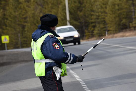 Работа сотрудников ГИБДД в Чите