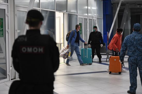 Пассажиры рейса из Бангкока в Новосибирск направлены на карантин в обсерваторы