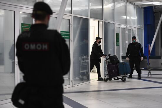 Пассажиры рейса из Бангкока в Новосибирск направлены на карантин в обсерваторы