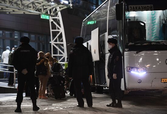 Пассажиры рейса из Бангкока в Новосибирск направлены на карантин в обсерваторы