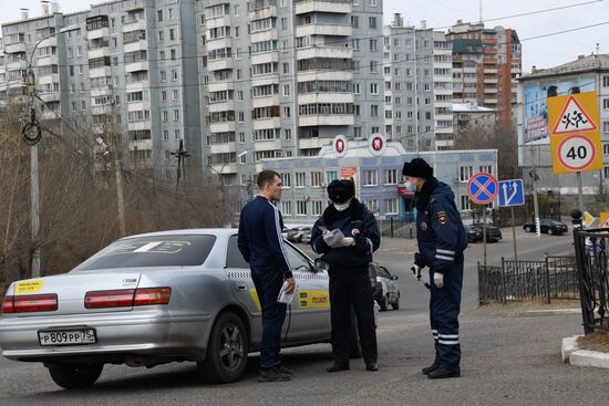 Работа сотрудников ГИБДД в Чите