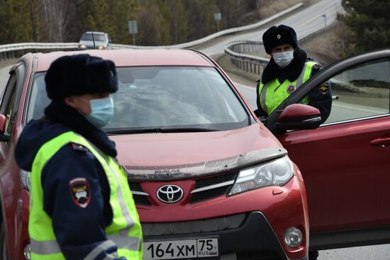 Работа сотрудников ГИБДД в Чите