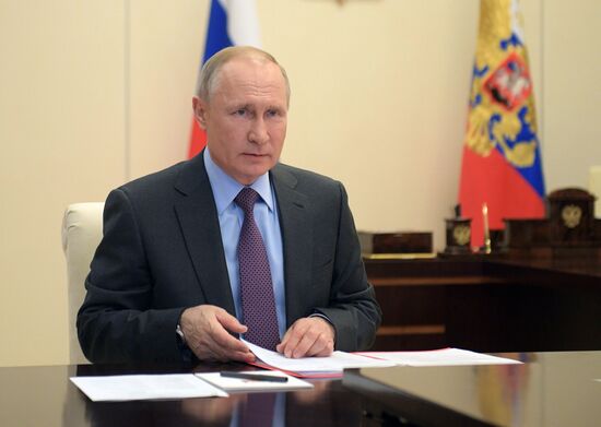 Президент РФ В. Путин провел заседание Совбеза РФ