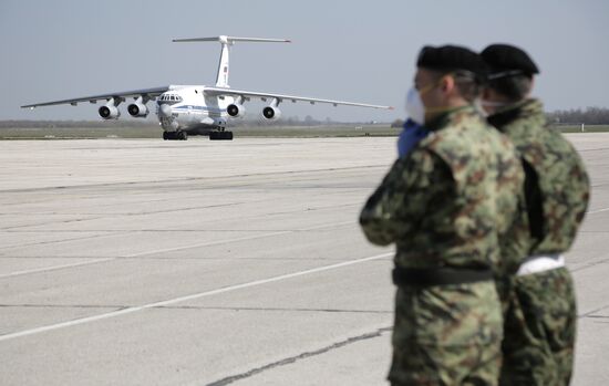 Гуманитарная помощь из РФ прибыла в Сербию 