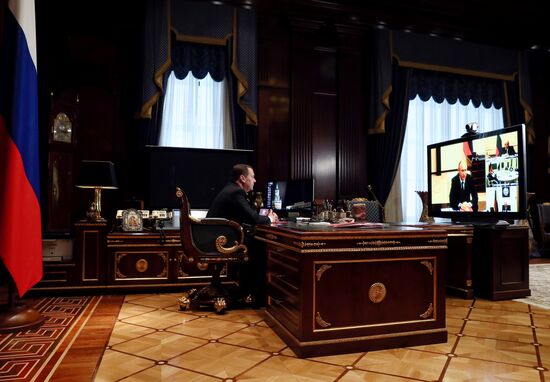 Президент РФ В. Путин провел заседание Совбеза РФ