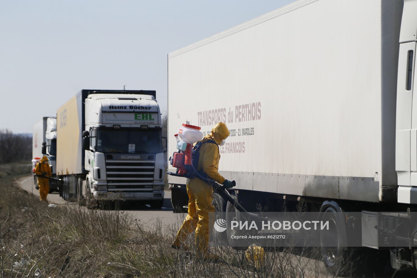 Встреча и дезинфекция гумконвоя от "Красного креста" в Донецке