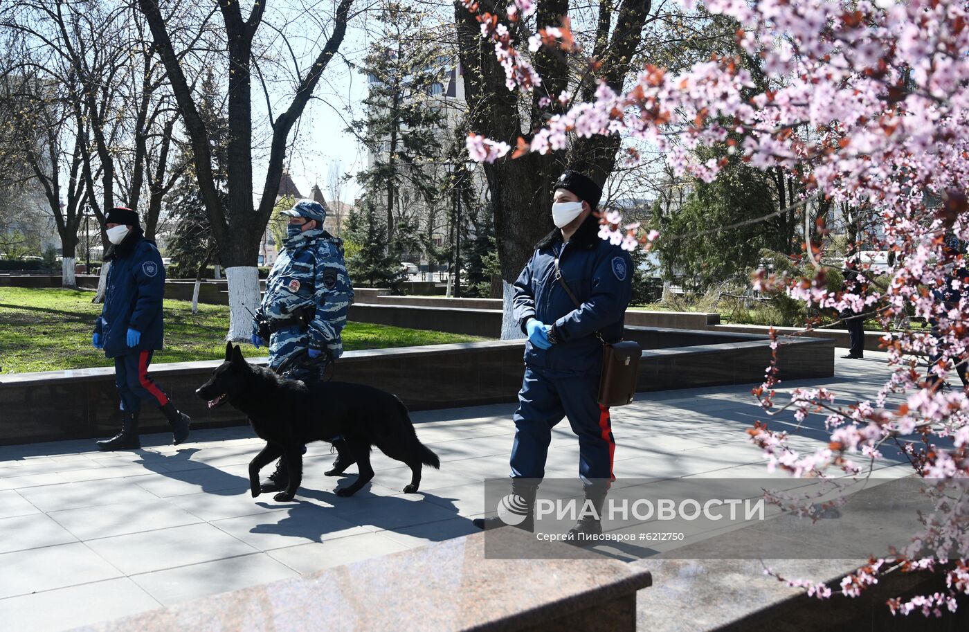 В Ростове-на-Дону правоохранительные органы следят за соблюдением режима самоизоляции