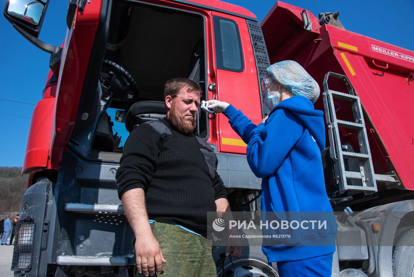 Блокпост из-за коронавируса на въезде в Севастополь