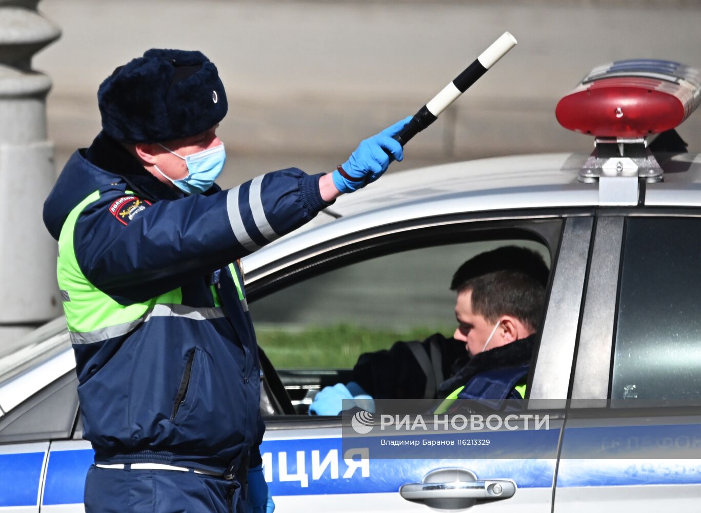 Работа сотрудников ГИБДД в Москве