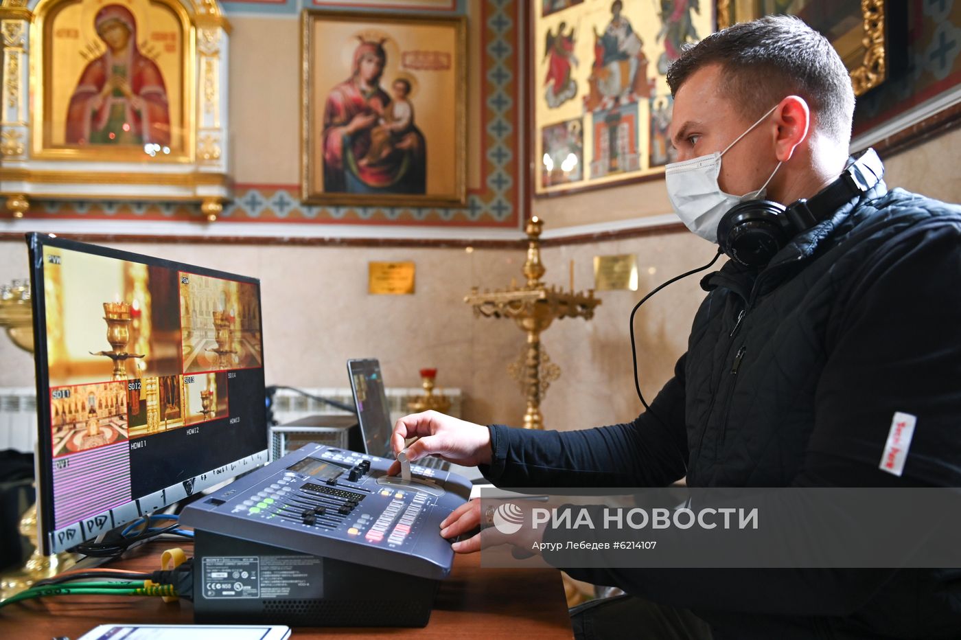 Онлайн - трансляция Божественной литургии в Сочи