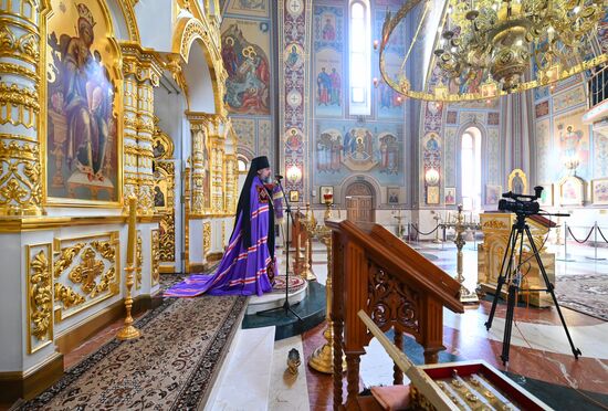 Онлайн - трансляция Божественной литургии в Сочи