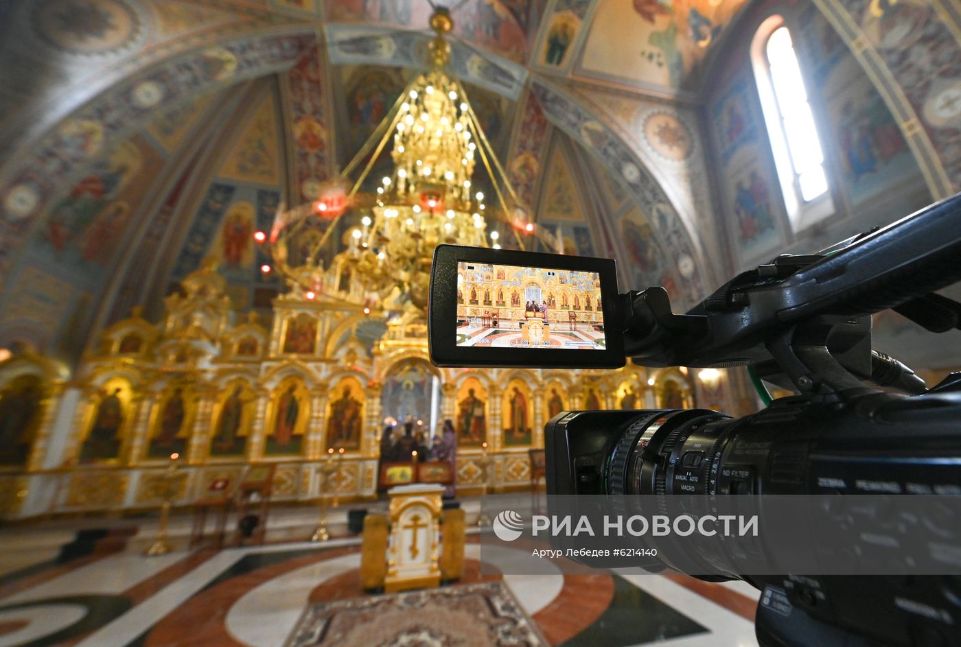Онлайн - трансляция Божественной литургии в Сочи
