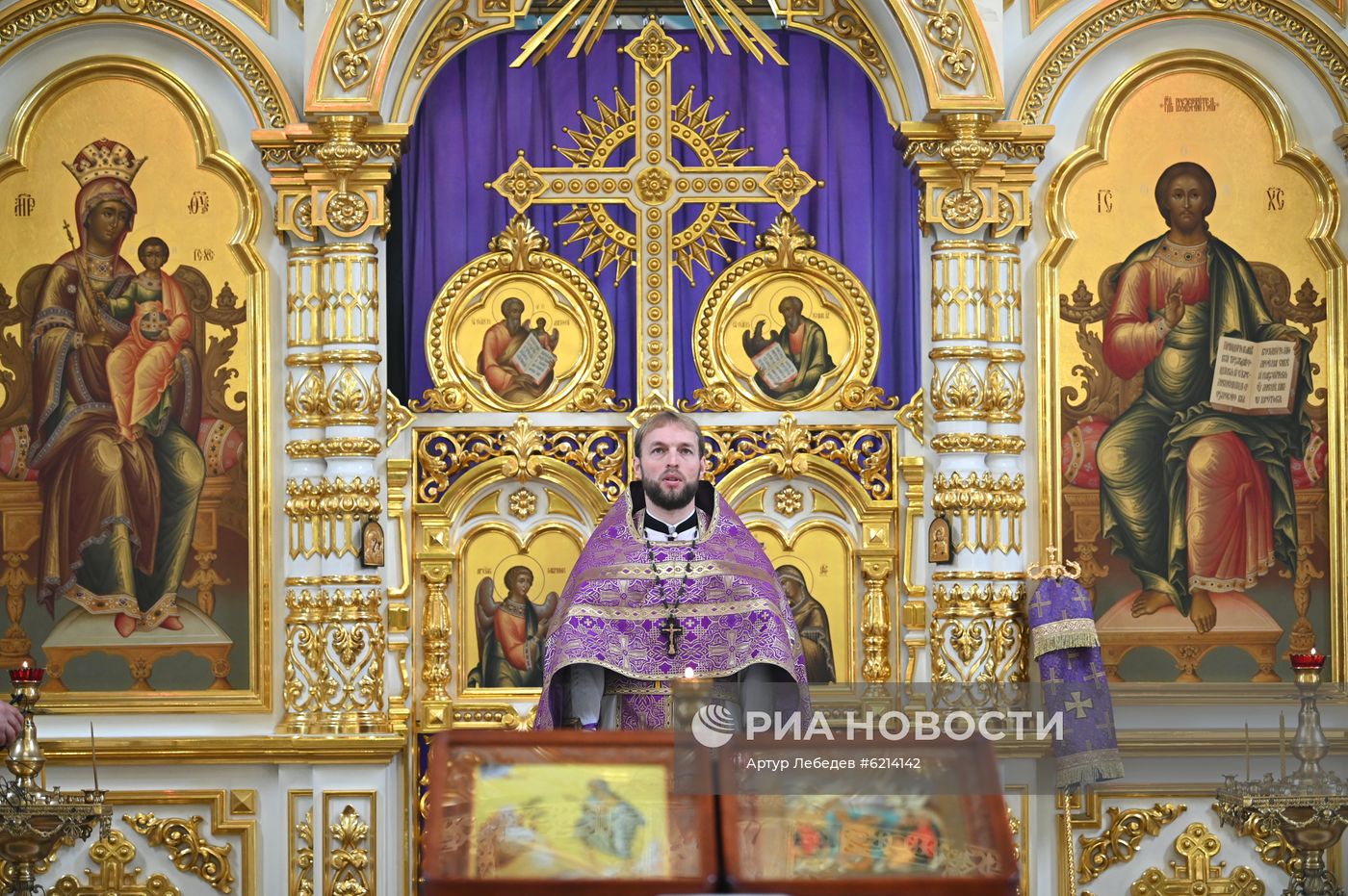 Онлайн - трансляция Божественной литургии в Сочи