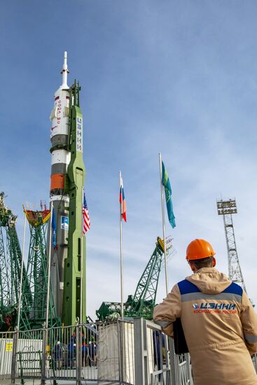 Вывоз РН "Союз-2.1а" на стартовый комплекс площадки № 31