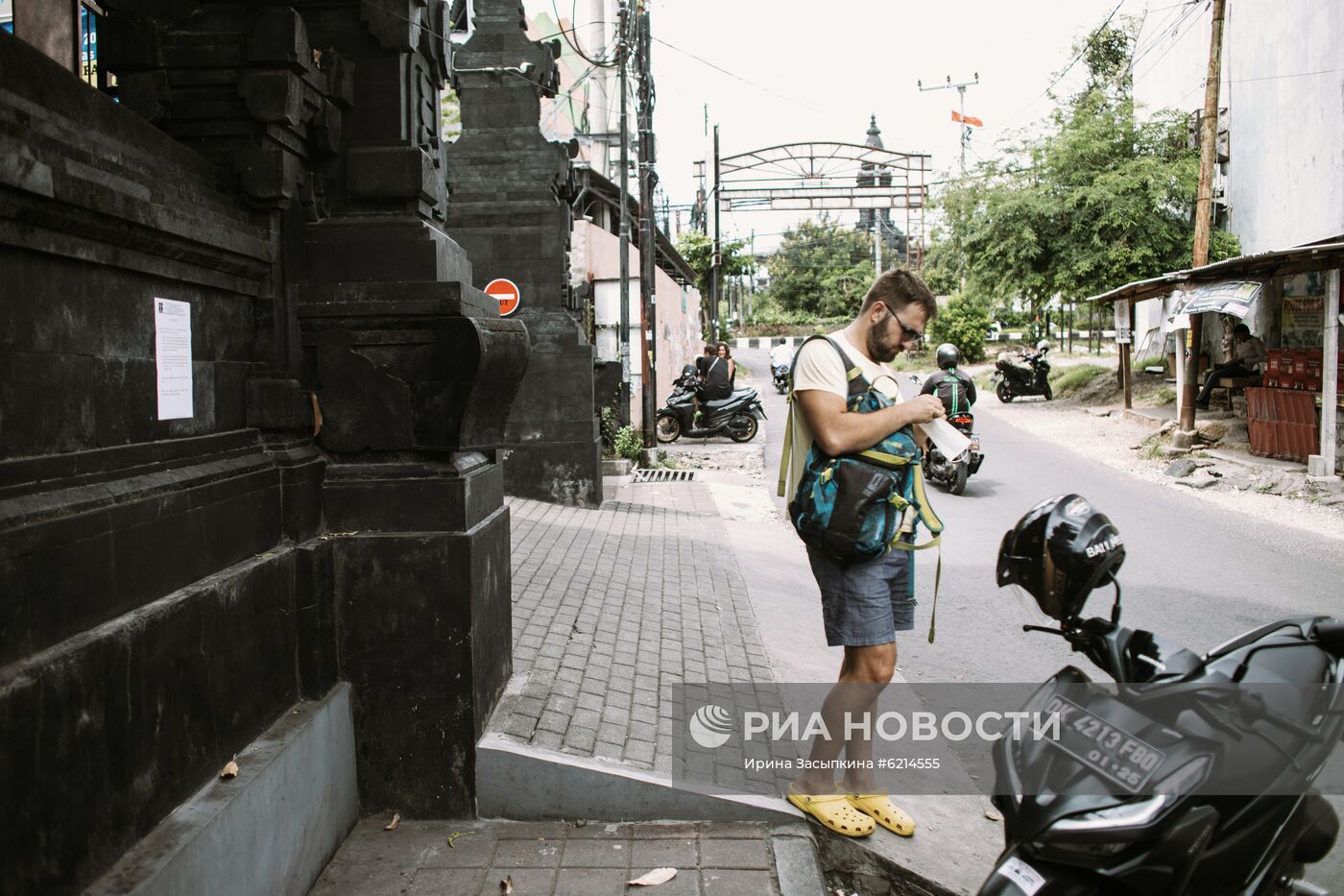 Российские туристы вынуждены продлить пребывание в Индонезии в связи с коронавирусом
