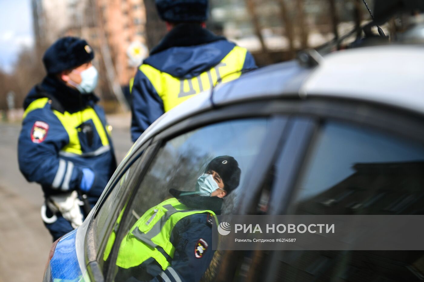 Работа сотрудников ГИБДД в Москве 