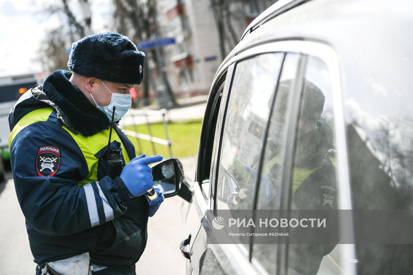 Работа сотрудников ГИБДД в Москве 