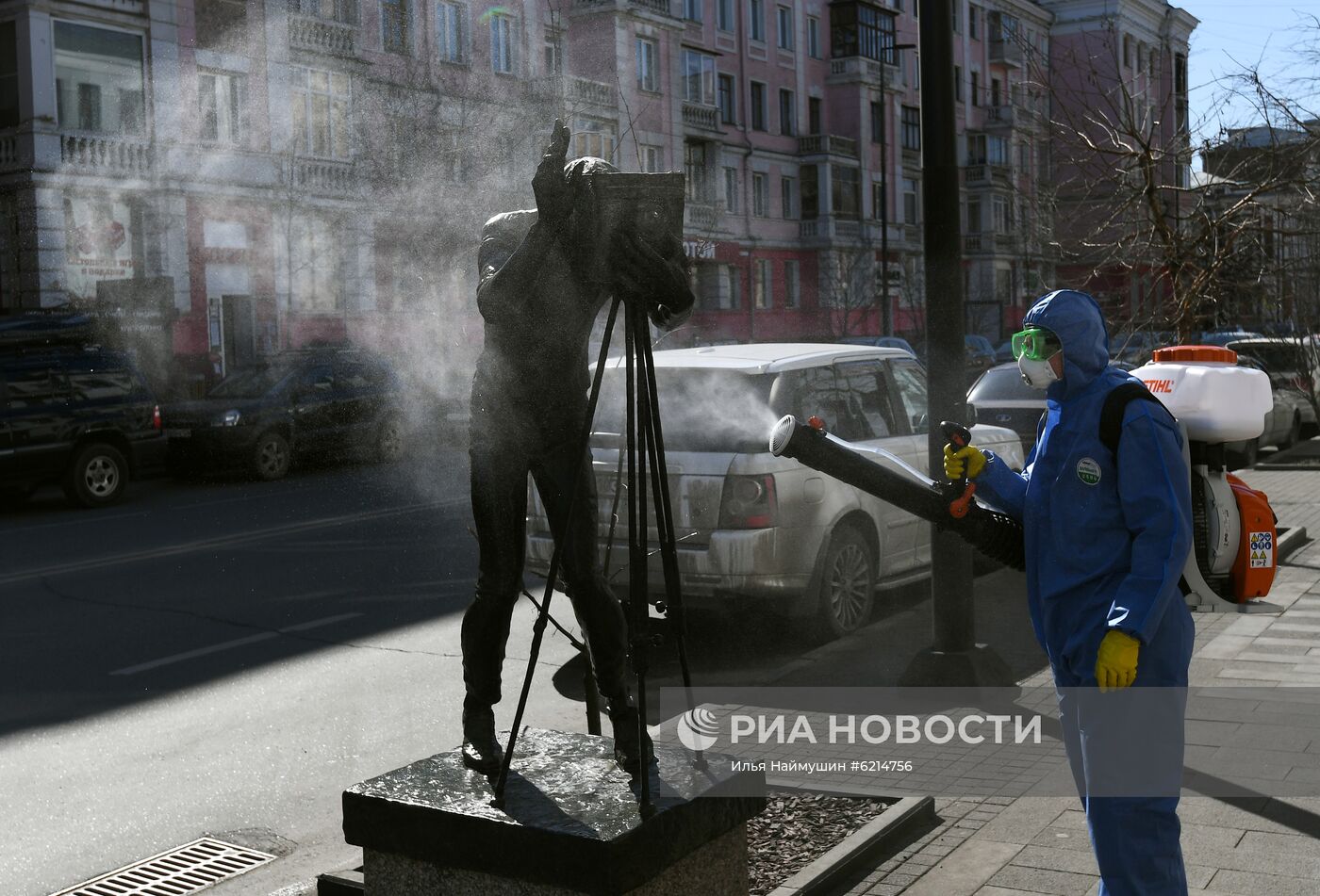 Мойка памятников в Красноярске в связи с пандемией коронавируса