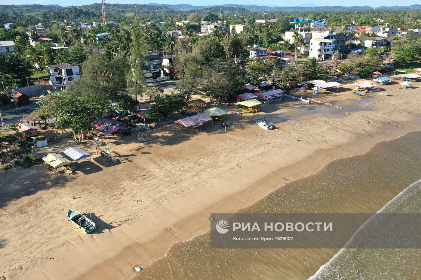 Российские туристы вынуждены продлить пребывание в Шри-Ланке в связи с коронавирусом