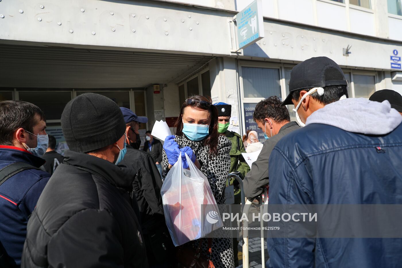 Очереди мигрантов в УФМС