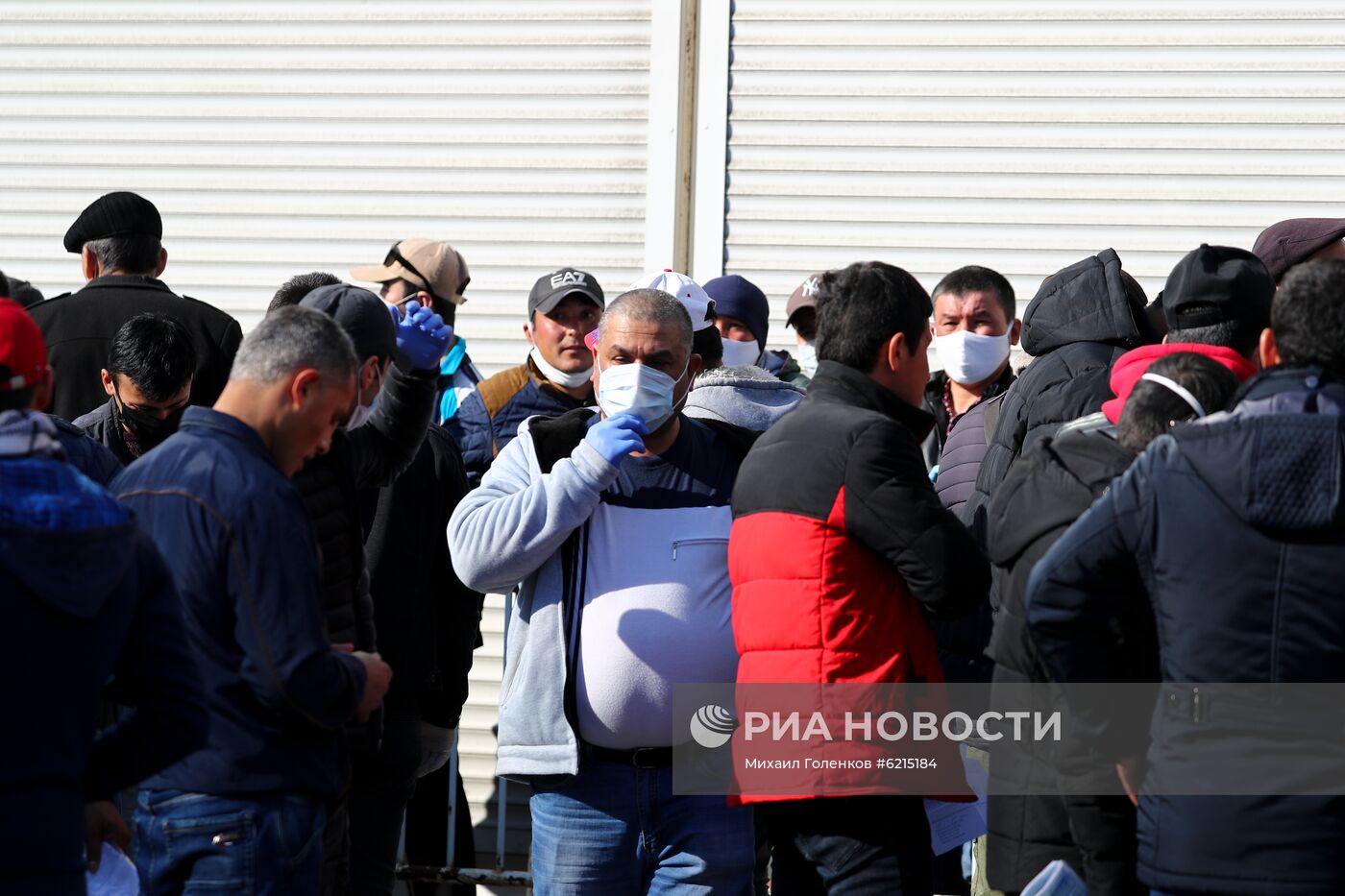 Очереди мигрантов в УФМС