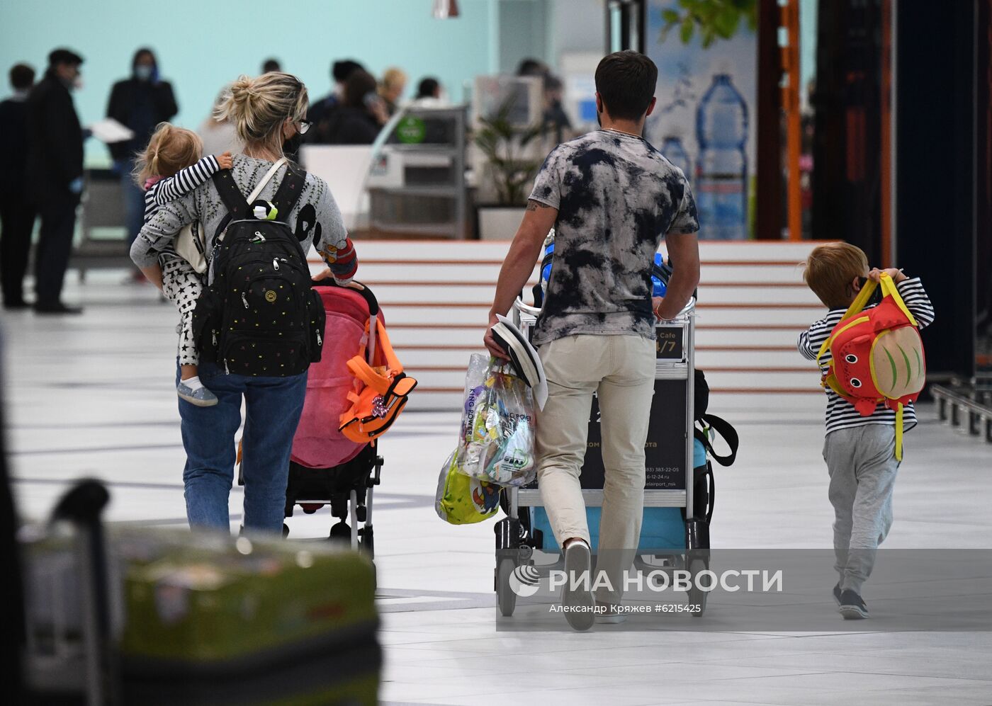 Россия возобновила авиарейсы для вывоза своих граждан из других стран