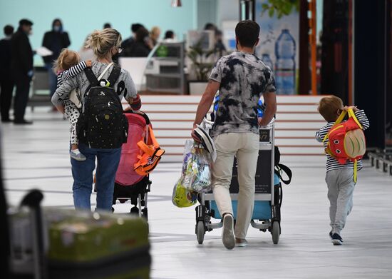 Россия возобновила авиарейсы для вывоза своих граждан из других стран