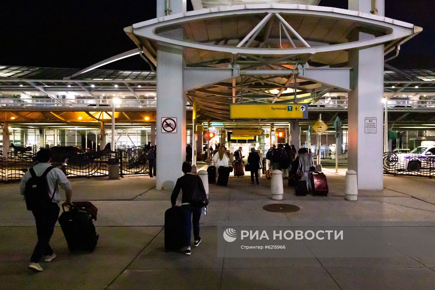 Российские туристы вылетели из Нью-Йорка в Москву