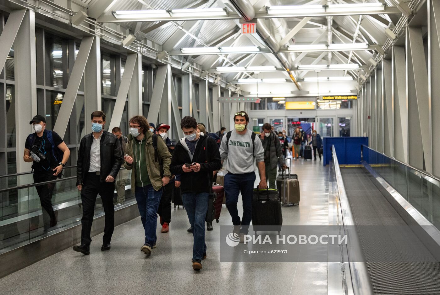 Российские туристы вылетели из Нью-Йорка в Москву