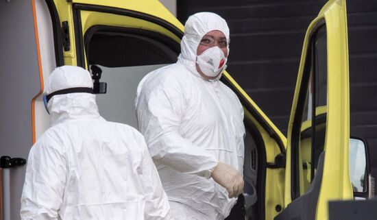 Ситуация у больницы в Коммунарке 