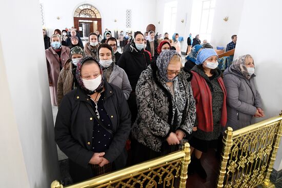 Молебен об избавлении от эпидемии коронавируса в Тюмени
