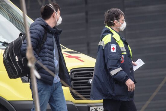 Ситуация у больницы в Коммунарке 