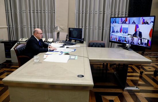 Президент РФ В. Путин в режиме видеоконференции провел совещание с руководителями субъектов РФ