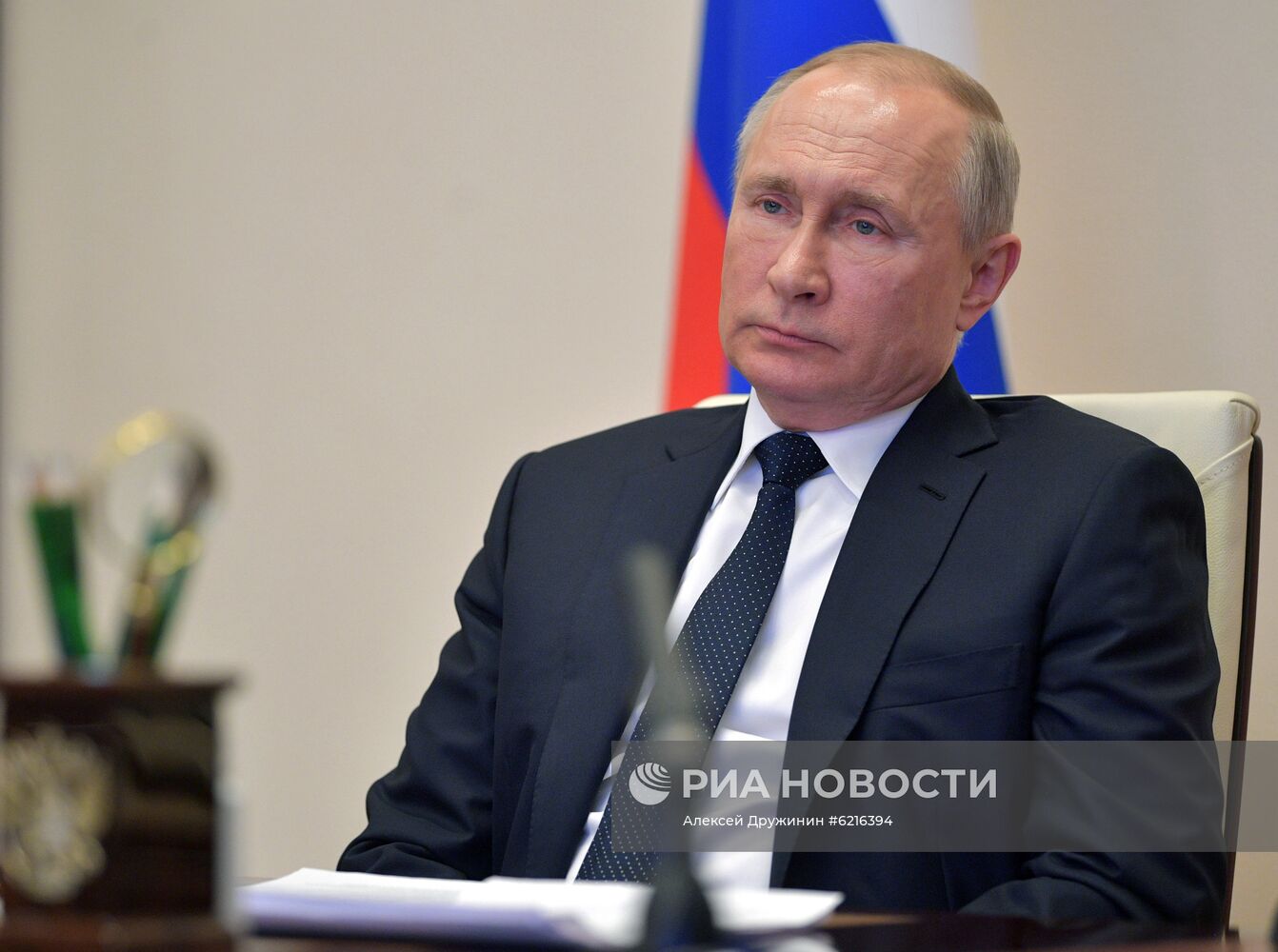 Президент РФ В. Путин в режиме видеоконференции провел совещание с руководителями субъектов РФ