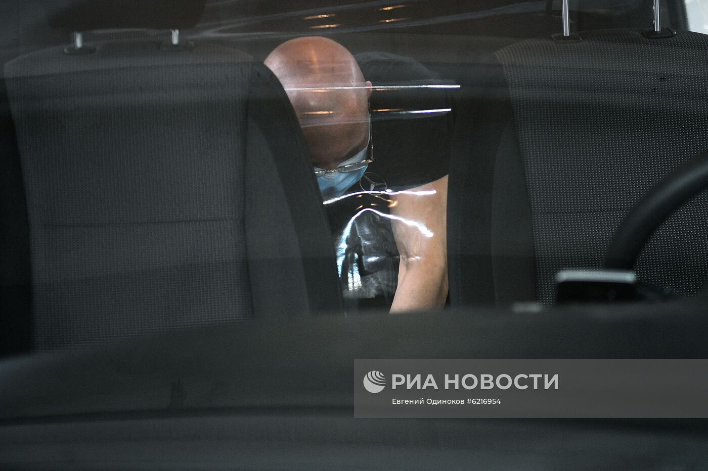 "Cитимобил" установил в машинах перегородки между водителем и пассажиром