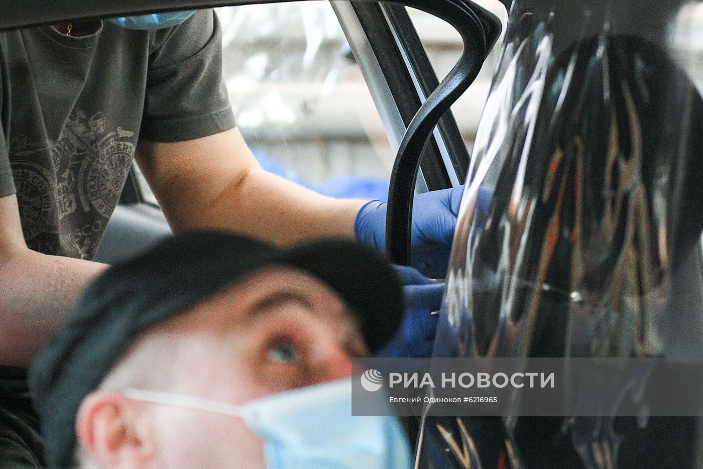 "Cитимобил" установил в машинах перегородки между водителем и пассажиром