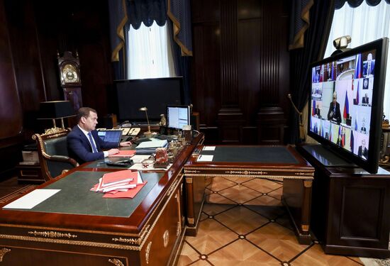 Заместитель председателя Совета безопасности РФ Д. Медведев принял участие в заседание комиссии ВТС