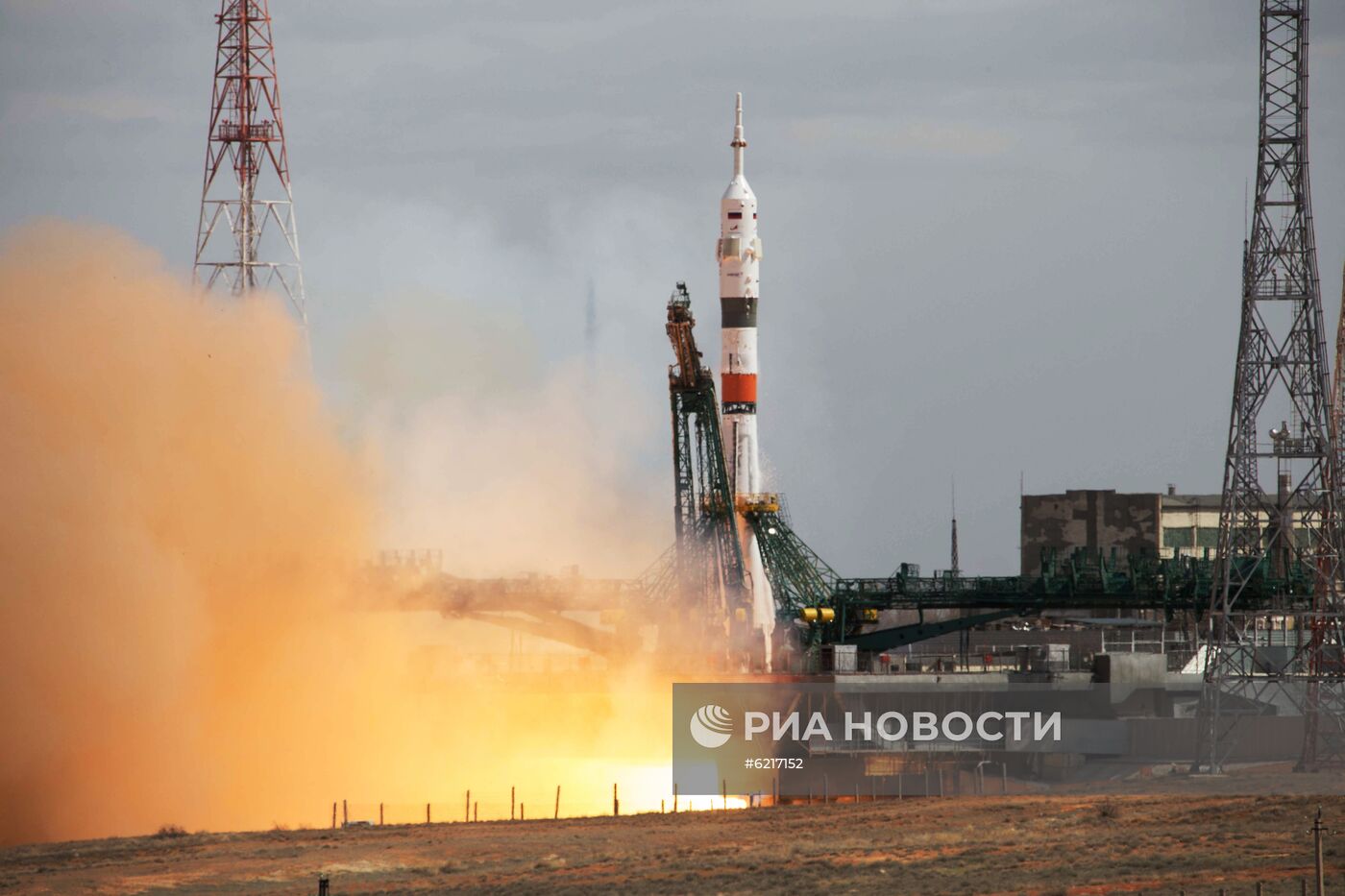 Запуск пилотируемого корабля "Союз МС-16" с экипажем МКС-63