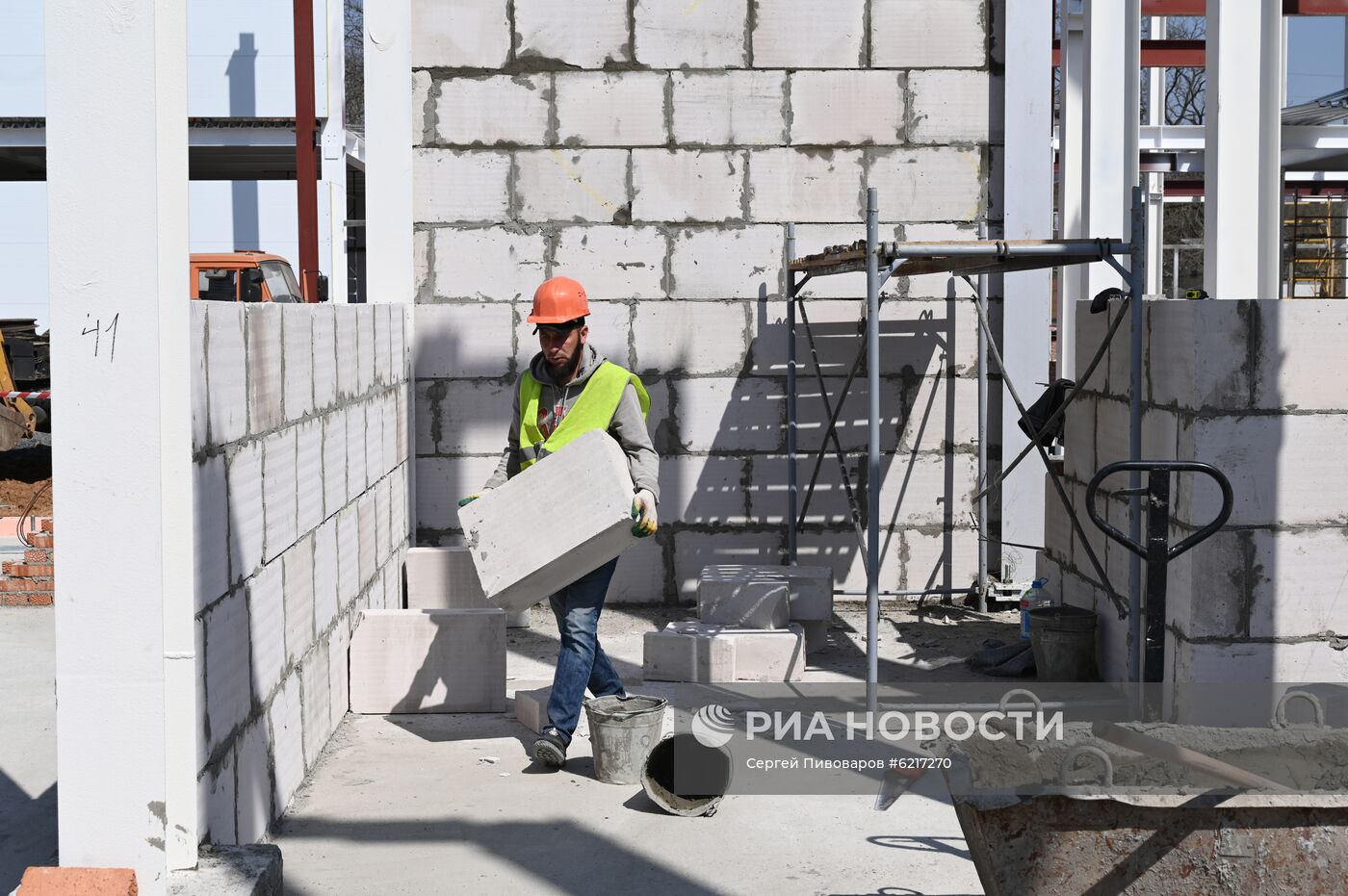 Строительство инфекционных центров в городах России