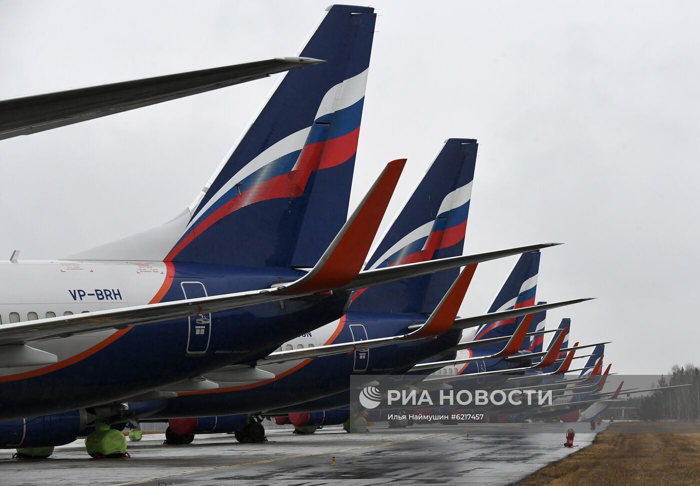 Аэропорт имени Хворостовского в Красноярске во время пандемии коронавируса