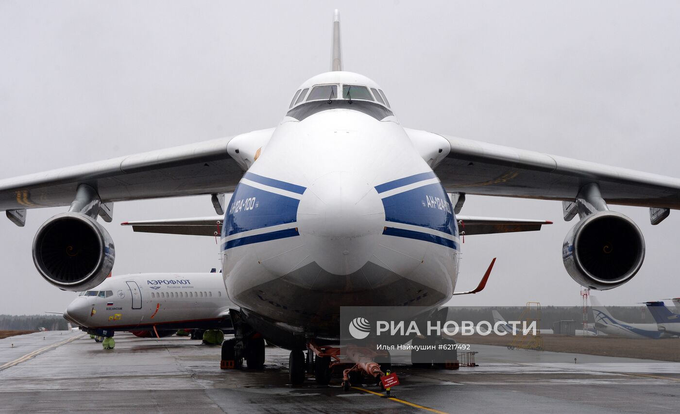 Аэропорт имени Хворостовского в Красноярске во время пандемии коронавируса