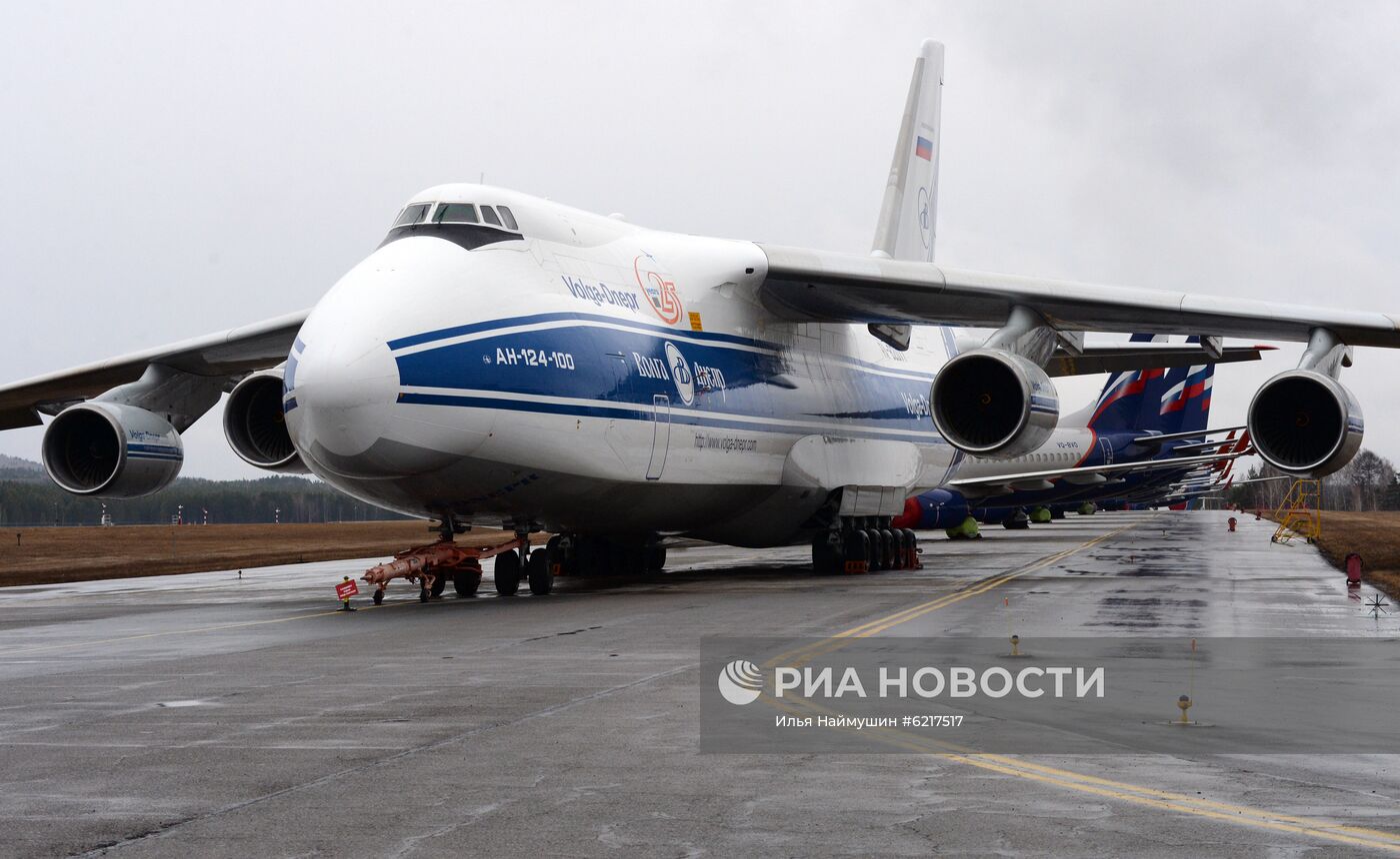 Аэропорт имени Хворостовского в Красноярске во время пандемии коронавируса