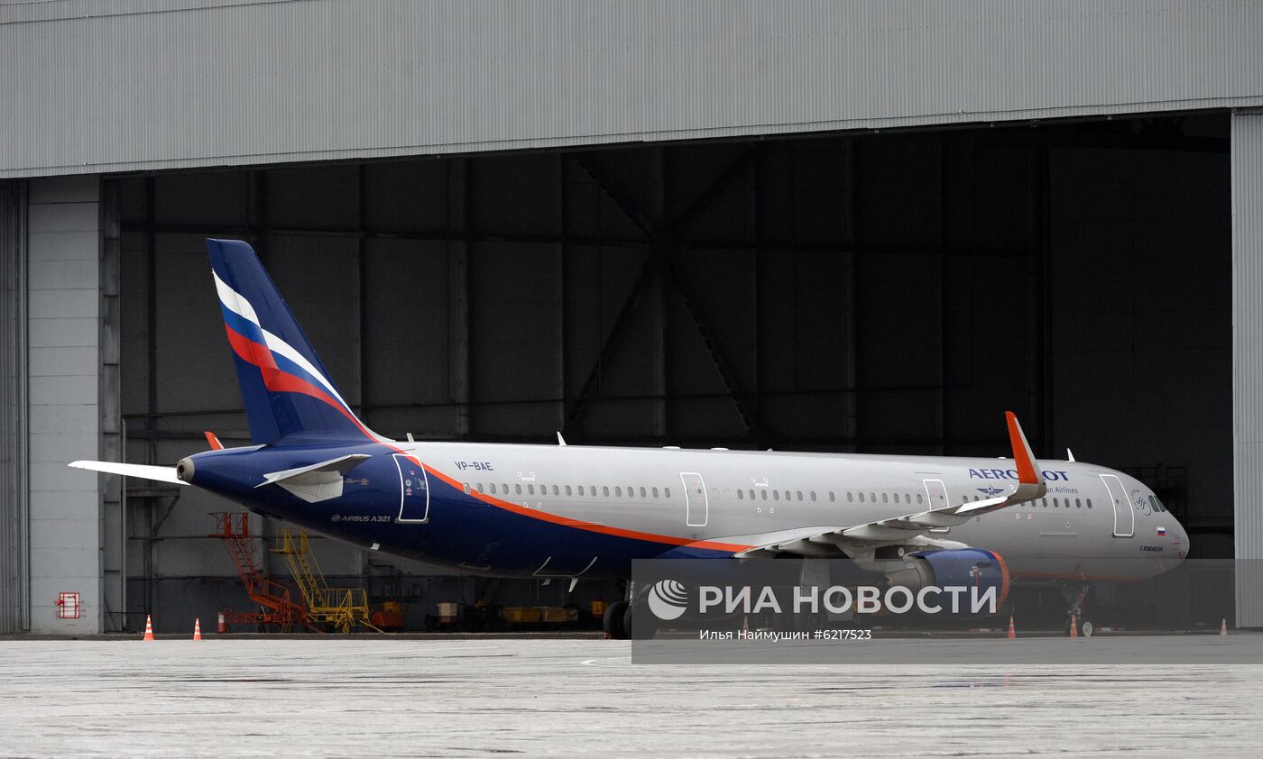 Аэропорт имени Хворостовского в Красноярске во время пандемии коронавируса