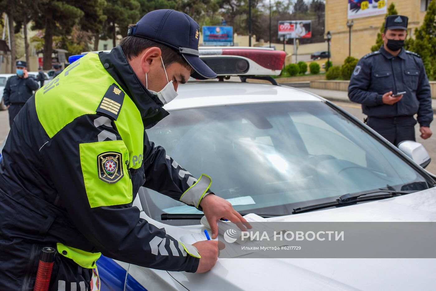 Полицейский рейд против нарушителей карантина в Азербайджане