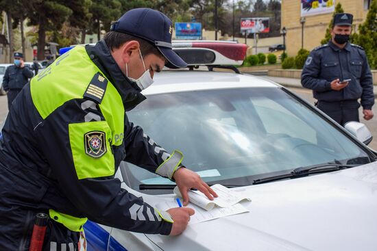 Полицейский рейд против нарушителей карантина в Азербайджане