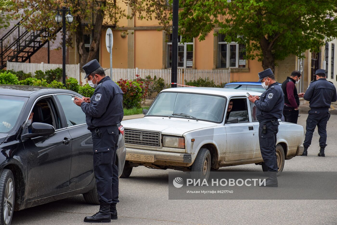 Полицейский рейд против нарушителей карантина в Азербайджане