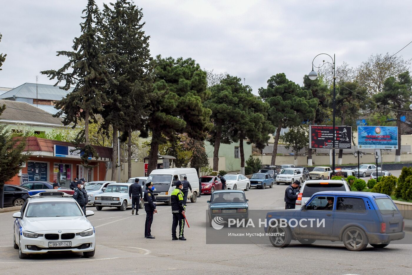 Полицейский рейд против нарушителей карантина в Азербайджане