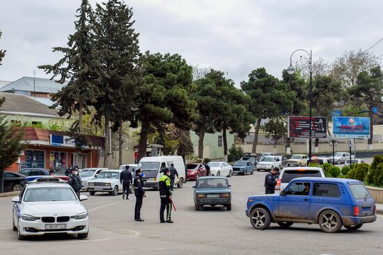 Полицейский рейд против нарушителей карантина в Азербайджане