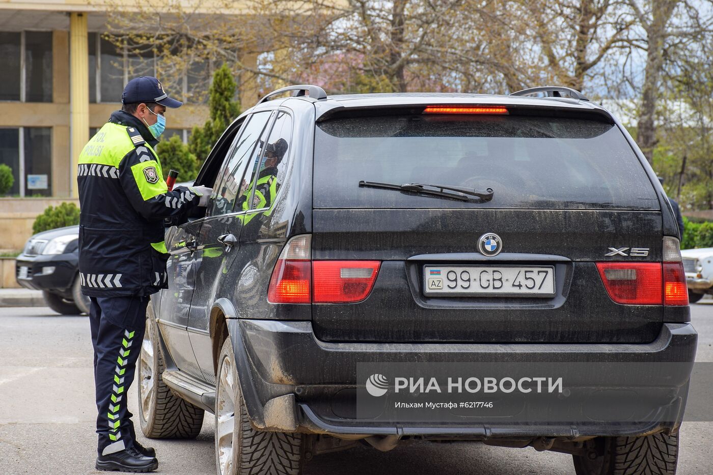 Полицейский рейд против нарушителей карантина в Азербайджане